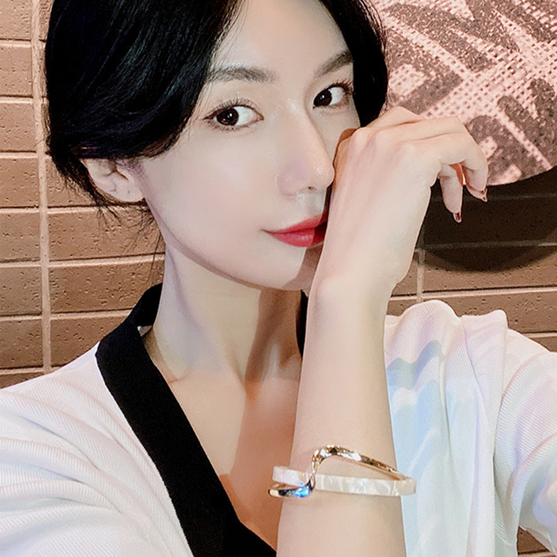 SHELL PLATED GEOMETRIC BANGLE