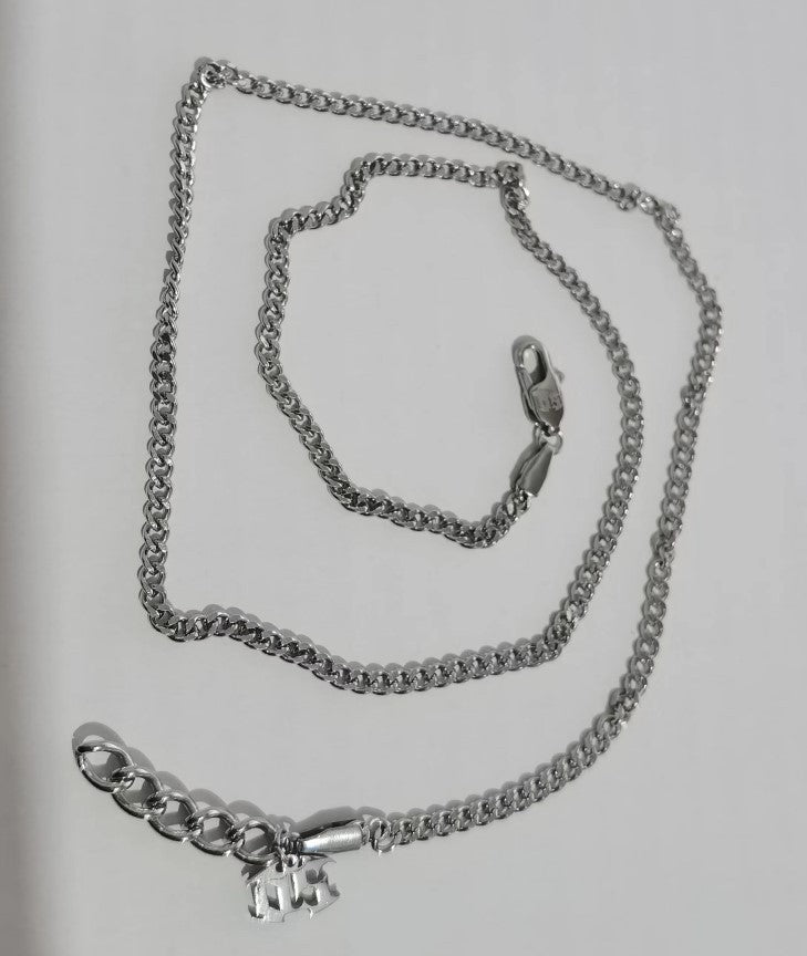 SILVER NECKLACE