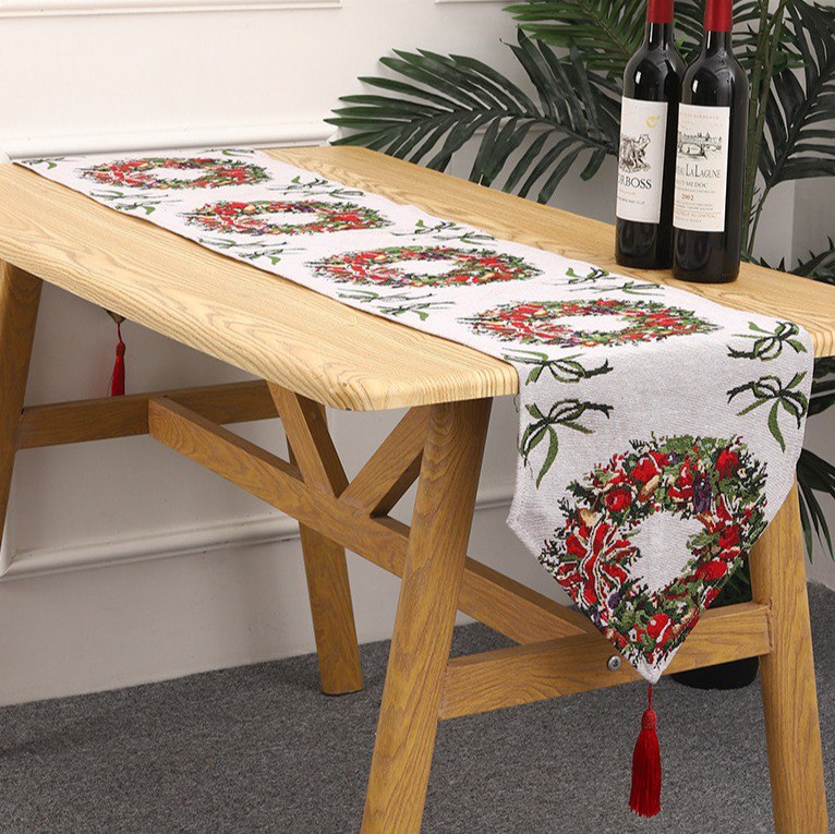 CHRISTMAS TABLE RUNNER