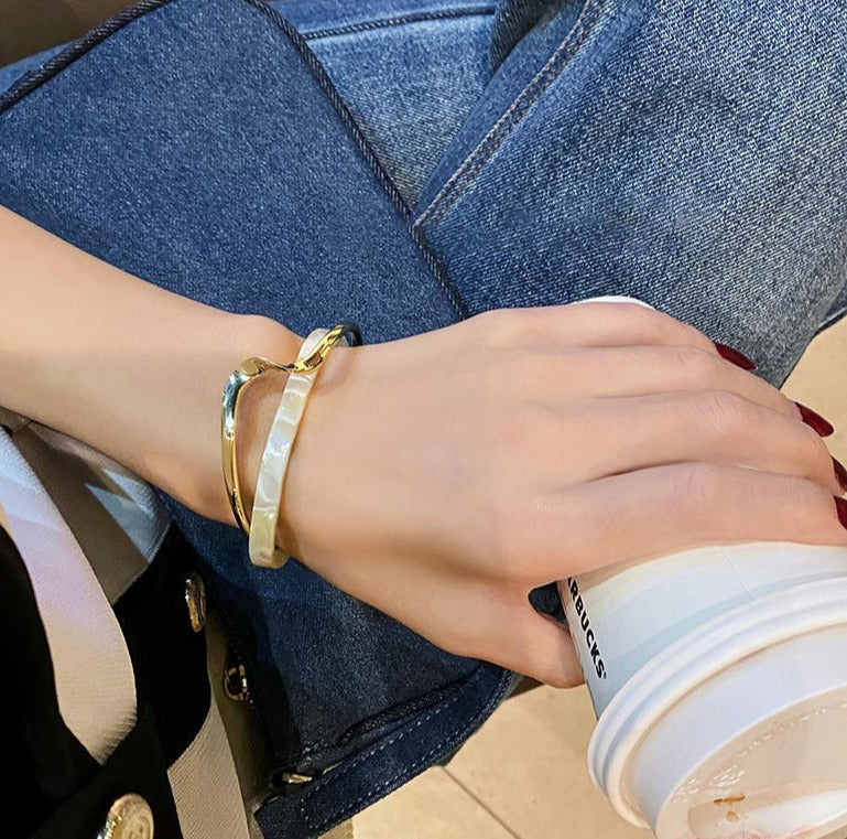 SHELL PLATED GEOMETRIC BANGLE
