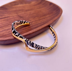 SHELL PLATED GEOMETRIC BANGLE