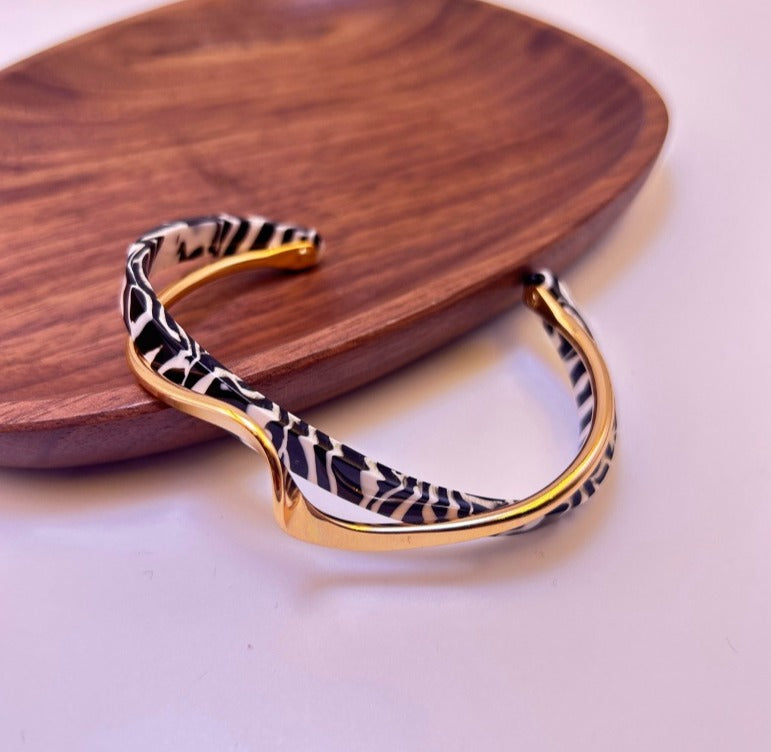 SHELL PLATED GEOMETRIC BANGLE