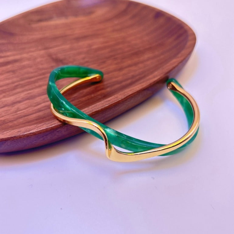SHELL PLATED GEOMETRIC BANGLE