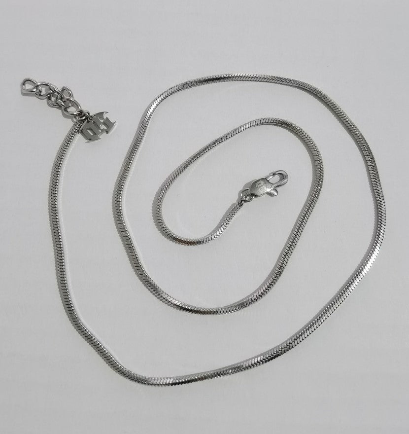 SILVER NECKLACE