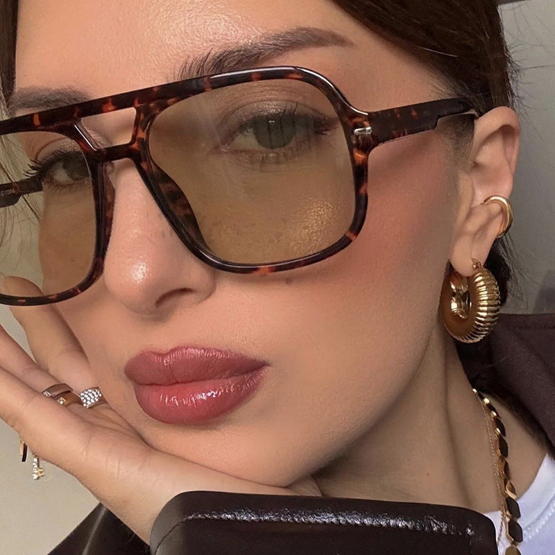 SIMPLE FASHIONABLE SUNGLASSES WOMEN
